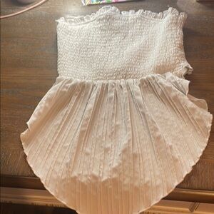 Charming White tube top with elegant long ruffles in the front backless tube top